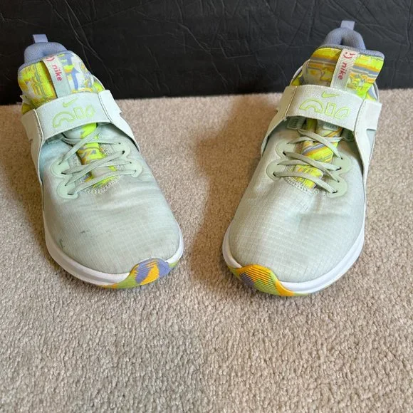 Nike Airmax Bella TR5 Women's running shoes Size 10 Green Purple DN0896-300 - Picture 2 of 10